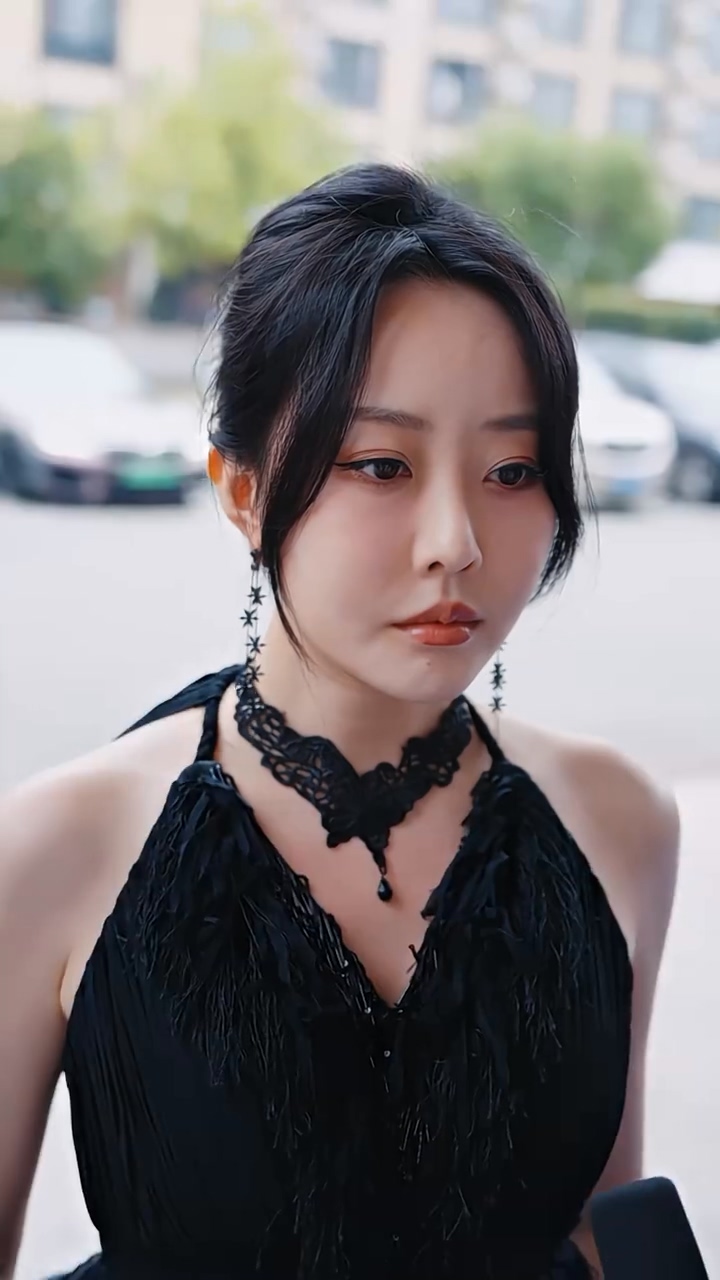 退婚后，女戰(zhàn)神后悔哭了(全集)